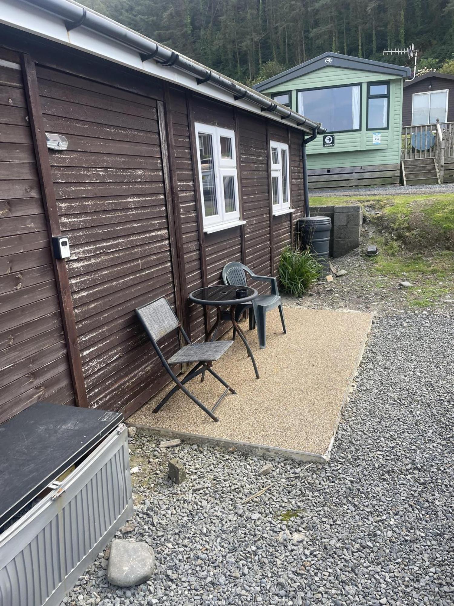 Charming Chalet Nestled In Heart Of Clarach Bay Aberystwyth Exterior photo